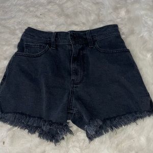 Black Hollister high rise vintage short 4”